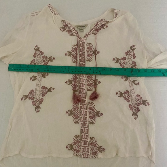 Lucky Brand ivory embroidered boho blouse with cutout sleeves and tassel L - Picture 7 of 8